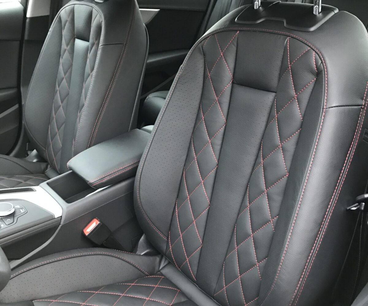 Audi A4 2019 sort læder med røde diamant syninger samt perforering (2)-min