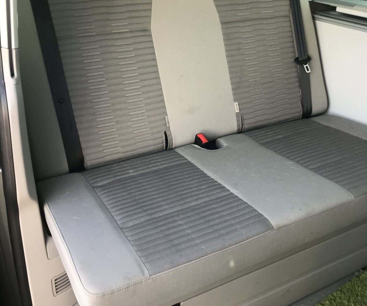 VW-Camper-sort-graa-laeder-2019-1-1-scaled